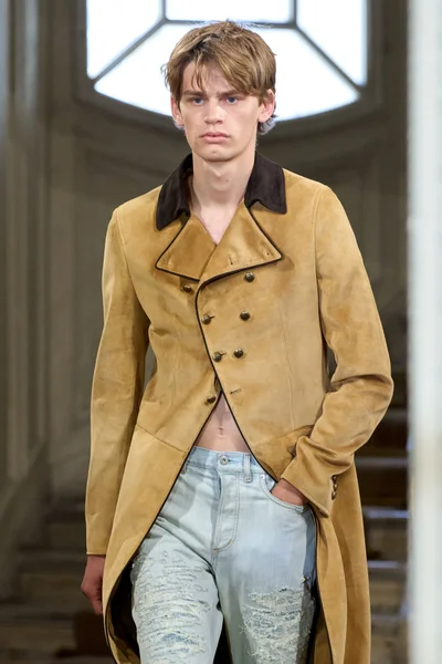 Look 36